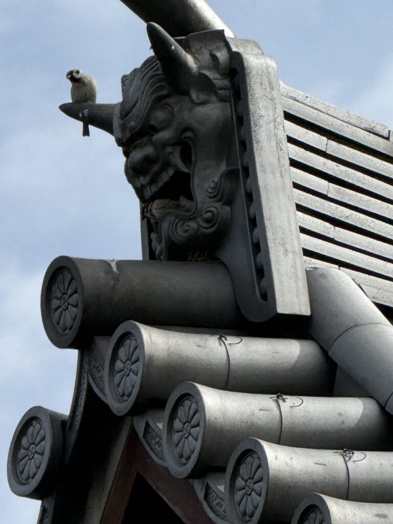 真光寺 鬼瓦と雀